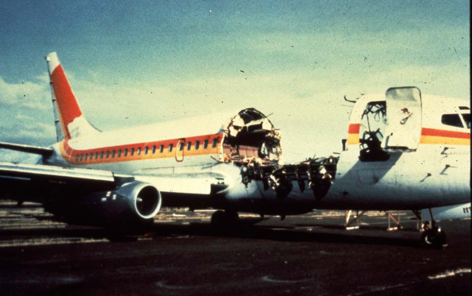 Aloha_flight243.jpg
