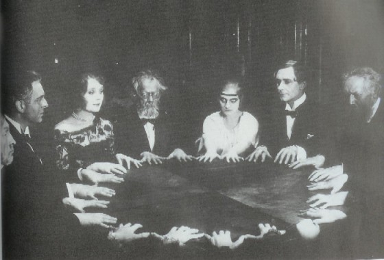 retro-foto-spiriticheskij-seans.jpg